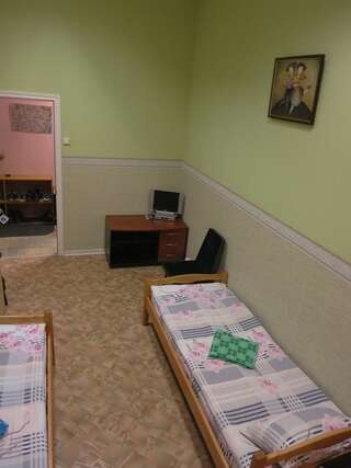 Хостелы Хостел Delil Киев Двухместный номер с 2 отдельными кроватями-1