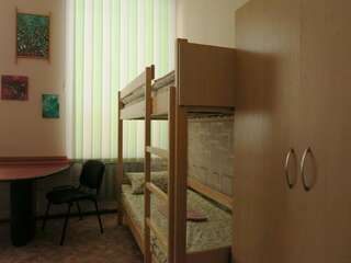 Хостелы Хостел Delil Киев Кровать в общем 8-местном номере-8