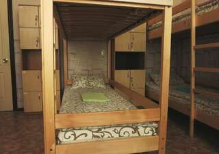 Хостелы Хостел Delil Киев Кровать в общем 8-местном номере-10