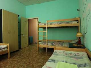 Хостелы Хостел Delil Киев Кровать в общем номере с 4 кроватями-2